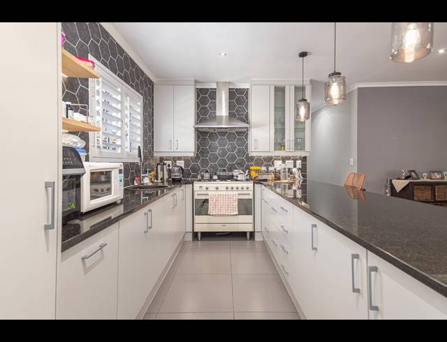 4 BEDROOM FREESTANDING SOLD IN SUNNINGDALE